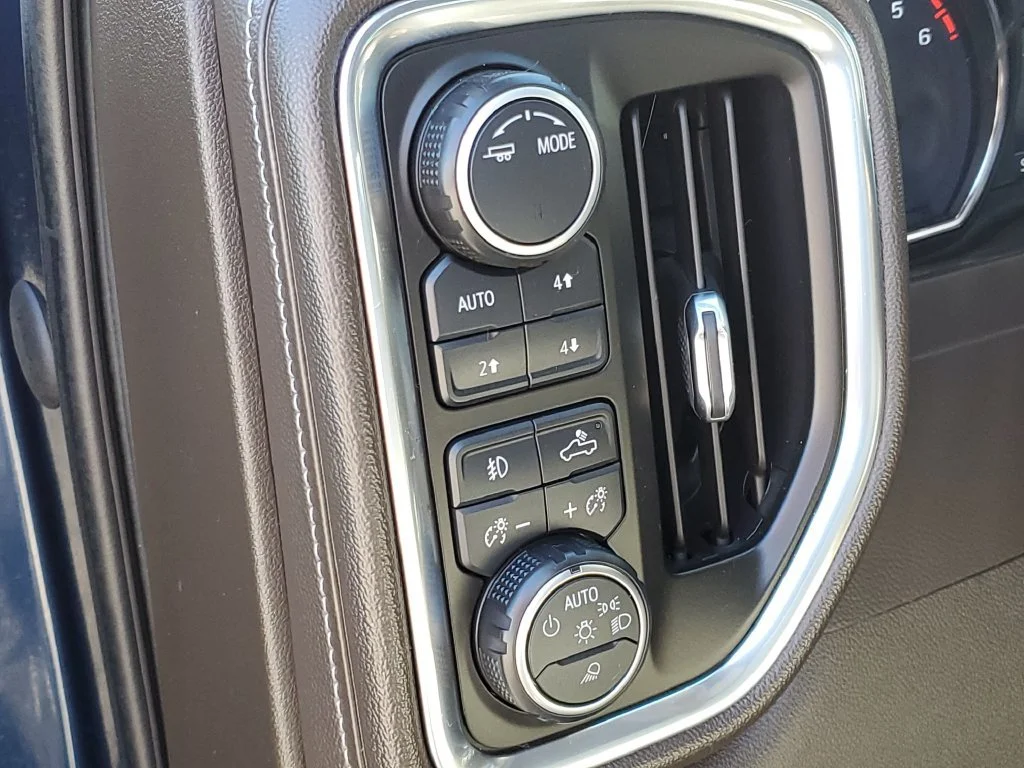 Used 2020 NORTHSKY BLUE METALLIC Chevrolet LTZ image 8