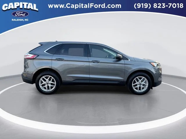 Used 2023 Gray Ford SEL image 9