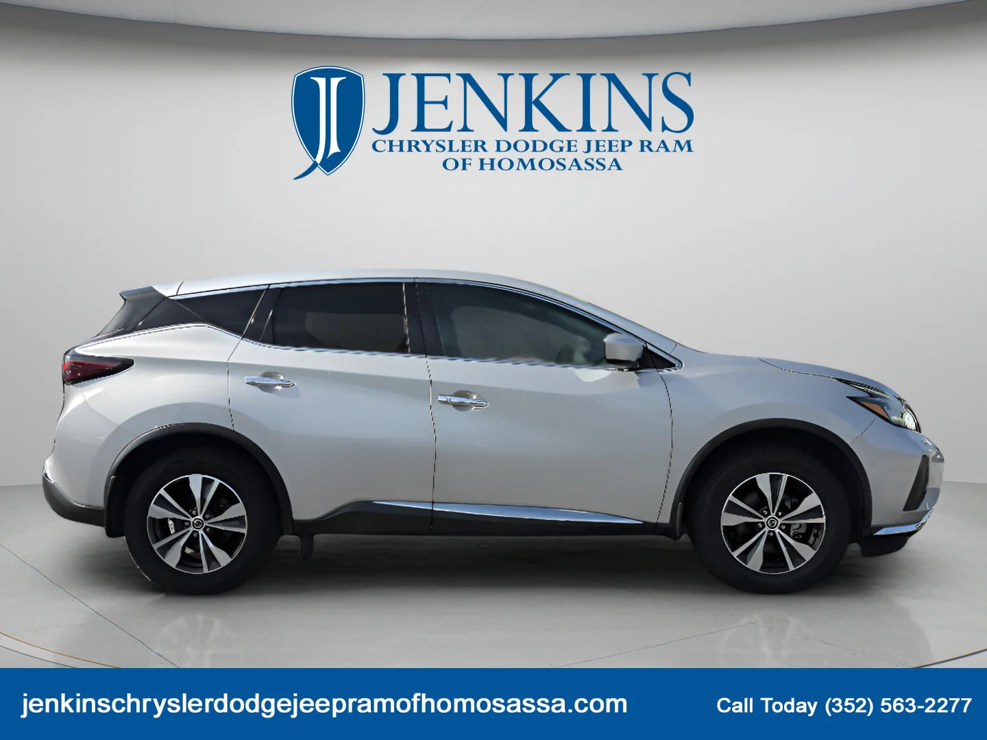 Used 2022 Brilliant Silver Metallic Nissan S image 3