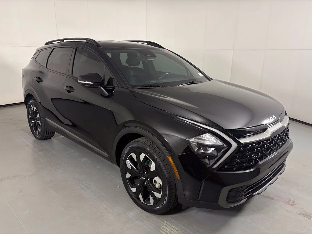 Used 2023 Black Kia X-Line image 2