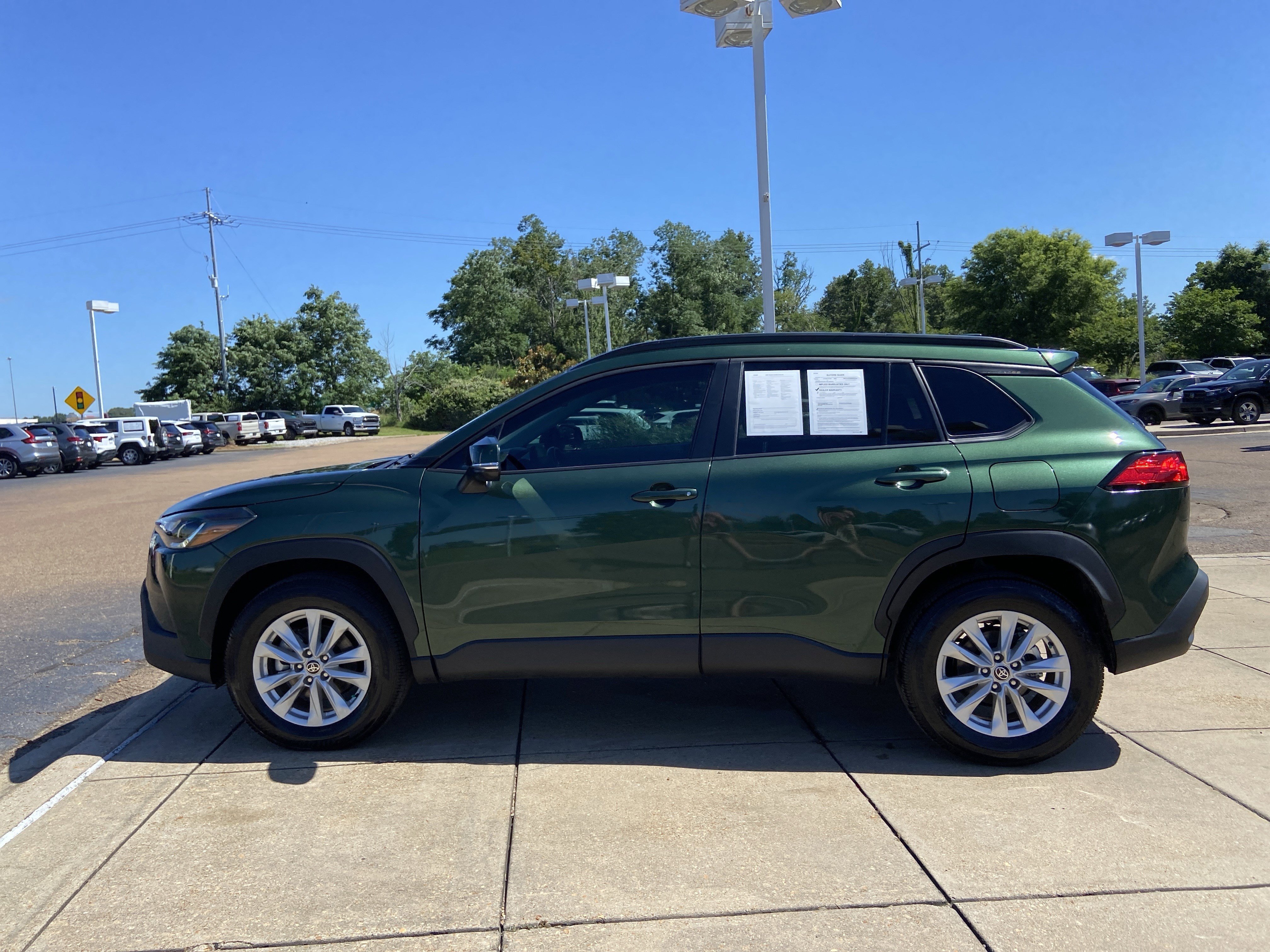 Used 2022 Cypress Toyota LE image 9