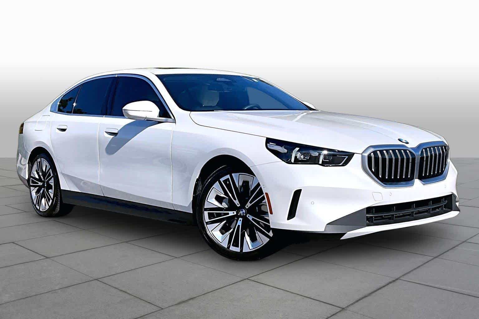 Certified Used 2025 Mineral White Metallic BMW 530i image 2