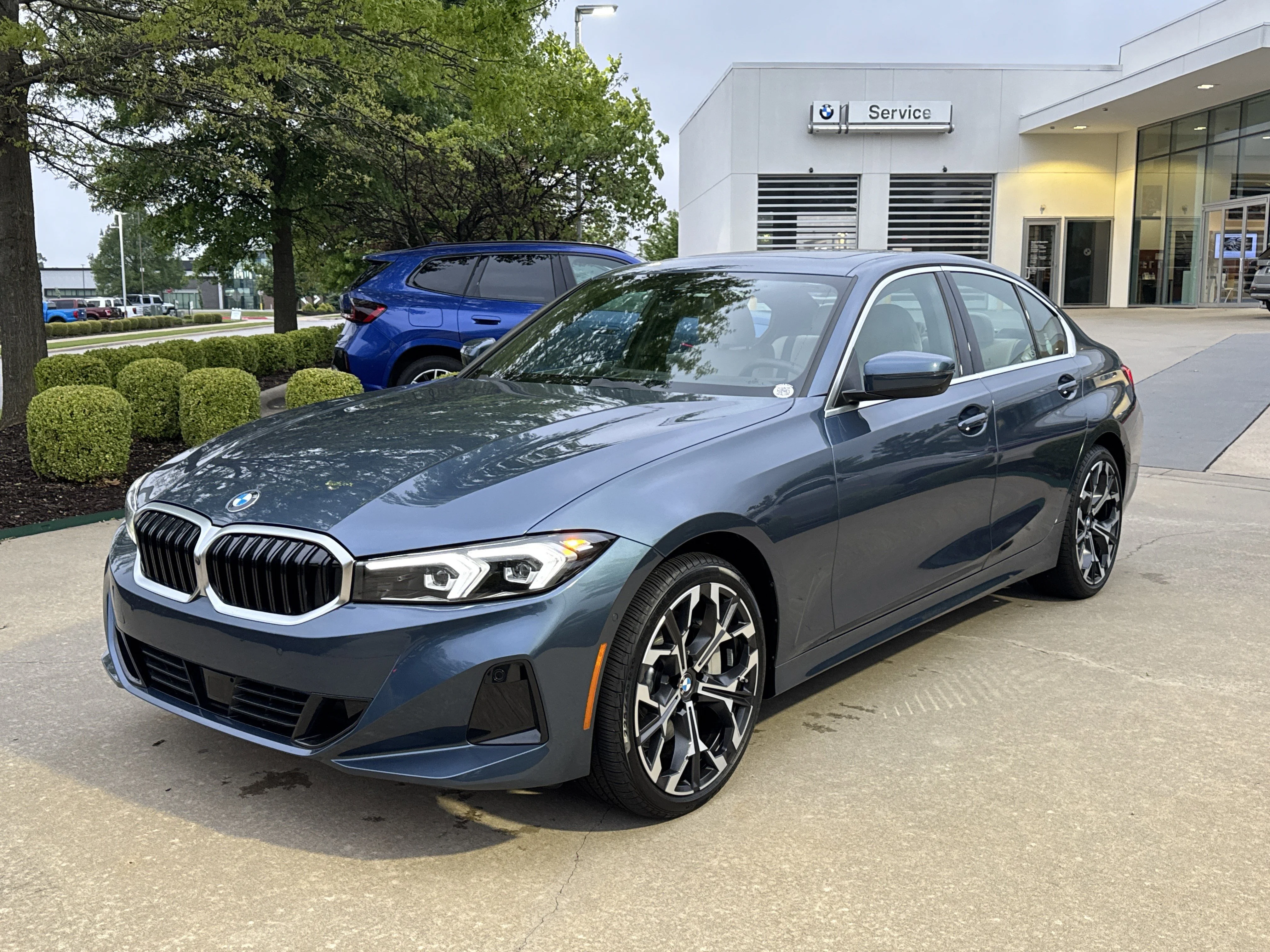 2025 BMW 3 Series 330i xDrive Sedan's photo