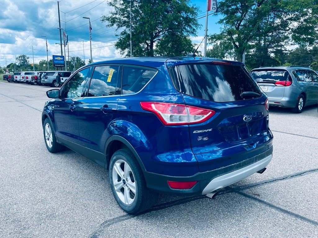 Used 2014 Blue Ford SE image 3