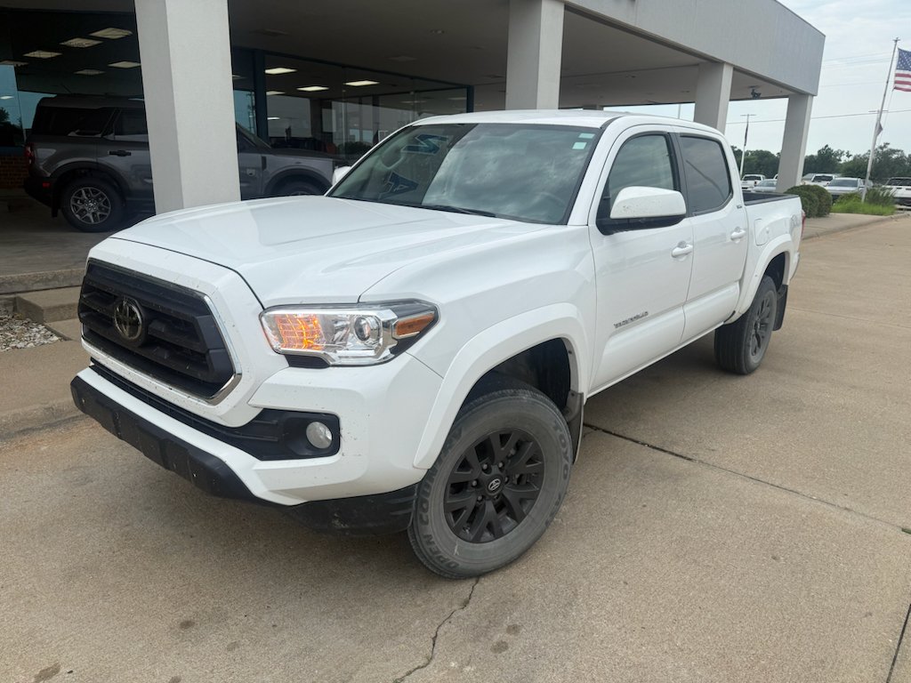 Used 2023 Ice Cap Toyota SR5 image 6