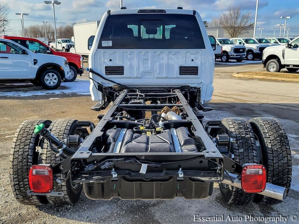 2024 Ford F-550 Super Duty Chassis Cab XL - Photo 23