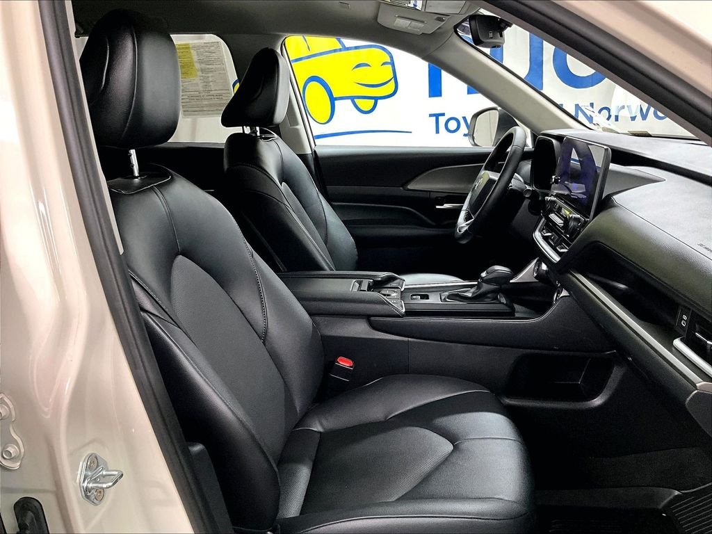 Used 2024 White Toyota XLE image 11