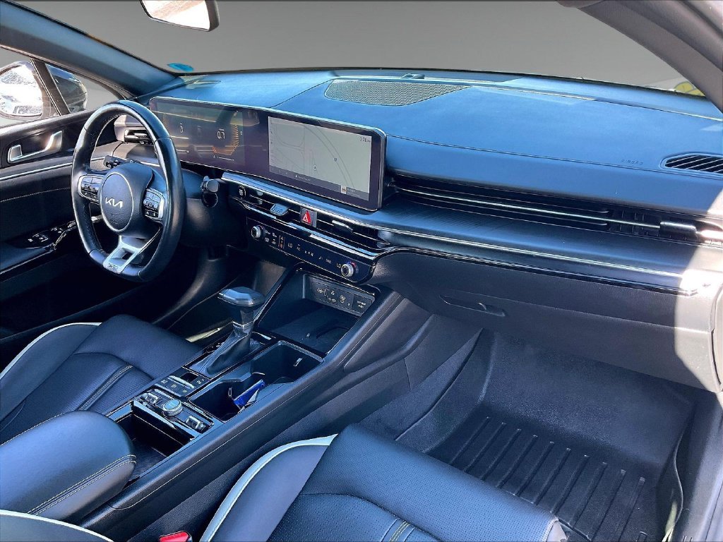 Used 2025 Wolf Gray Kia GT-Line image 13