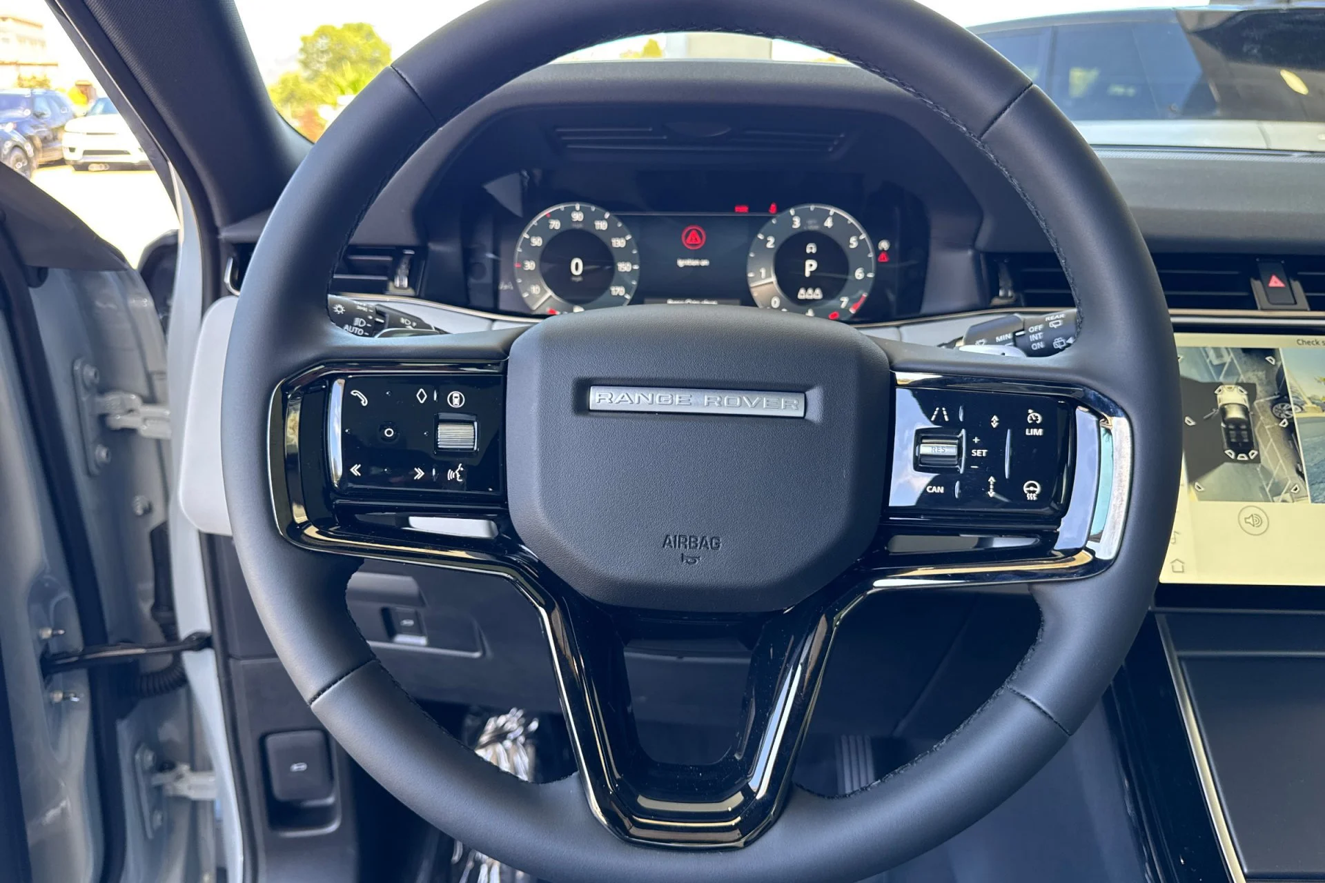 New 2026 ARROIOS GREY Land Rover Core S image 25
