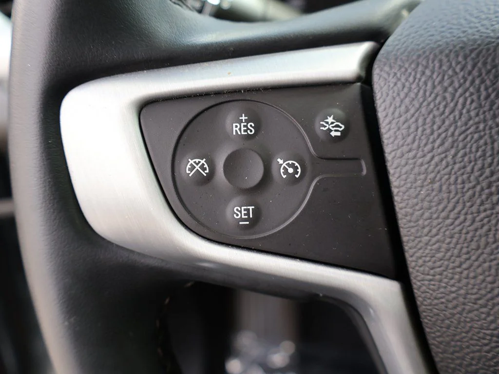Used 2023 Silver GMC SLT image 46