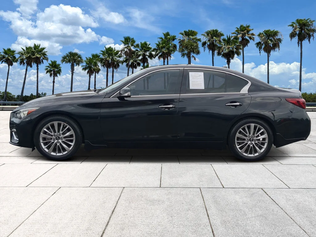 Used 2021 Black INFINITI 3.0t LUXE image 7