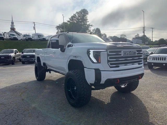 Used 2026 White GMC AT4 image 2