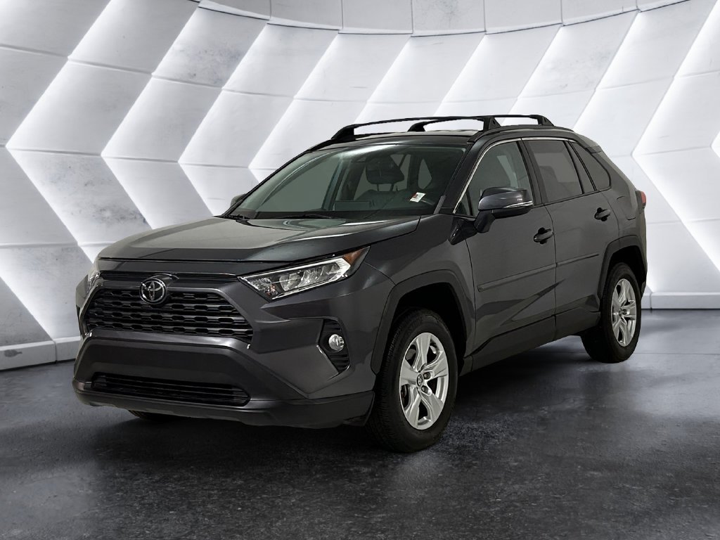 Used 2020 Gray Toyota XLE image 3