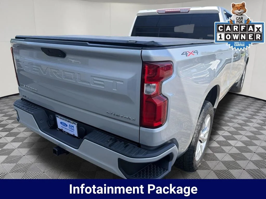 Used 2020 Silver Ice Metallic Chevrolet Custom image 7