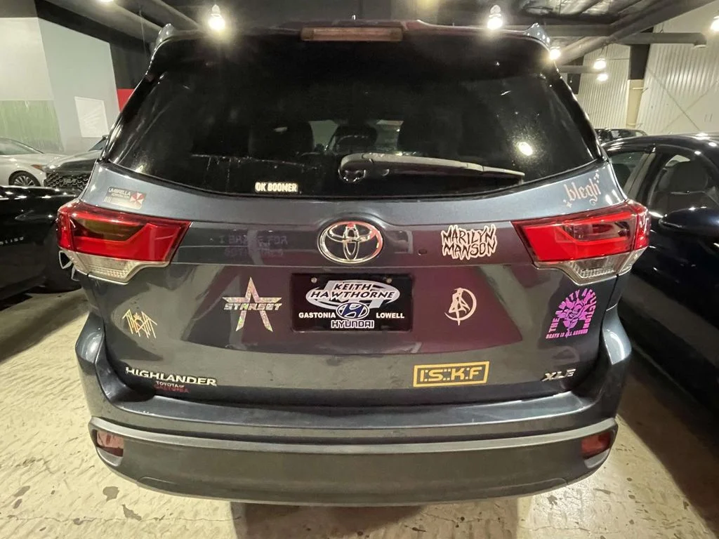 Used 2019 Blue Toyota XLE image 4