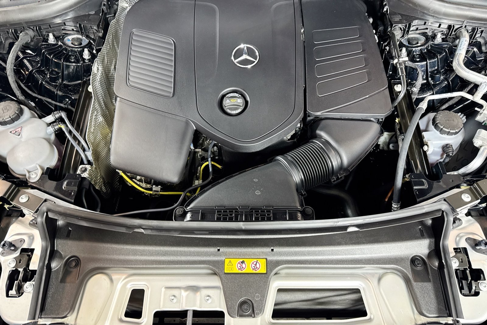 New 2026 Black Mercedes-Benz GLC 300 image 28