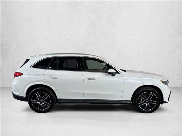 New 2026 MANUFAKTUR Moonlight White Metallic Mercedes-Benz GLC 300 image 34