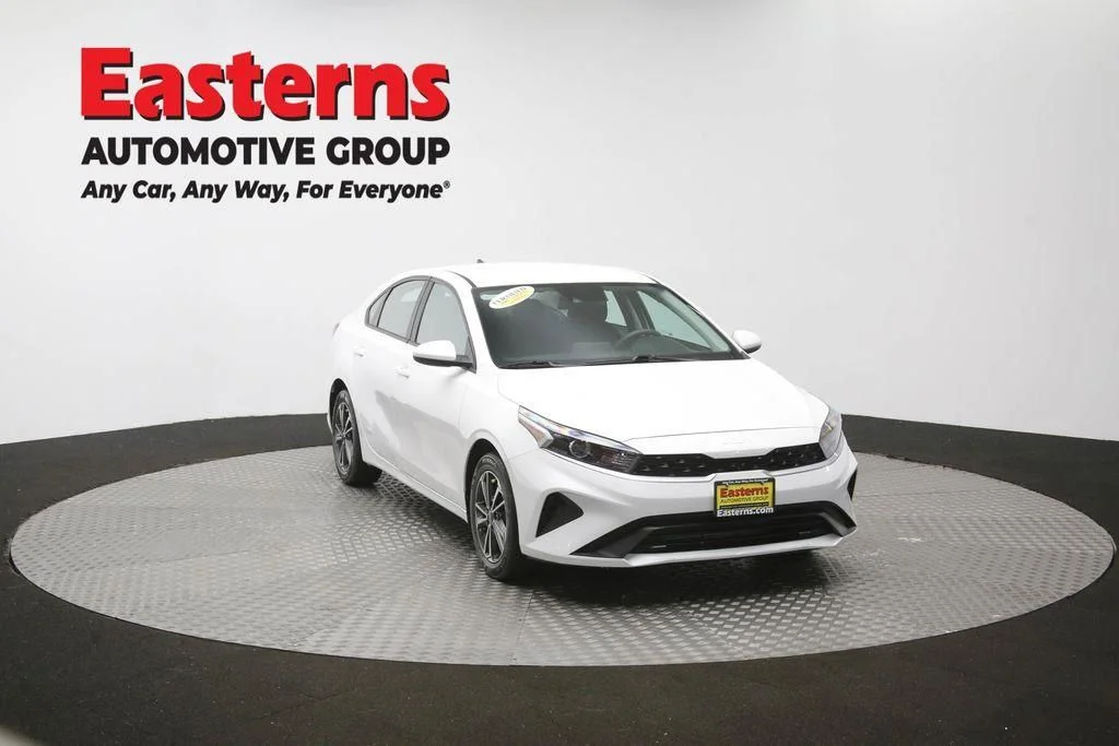 Used 2023 White Kia LXS image 51