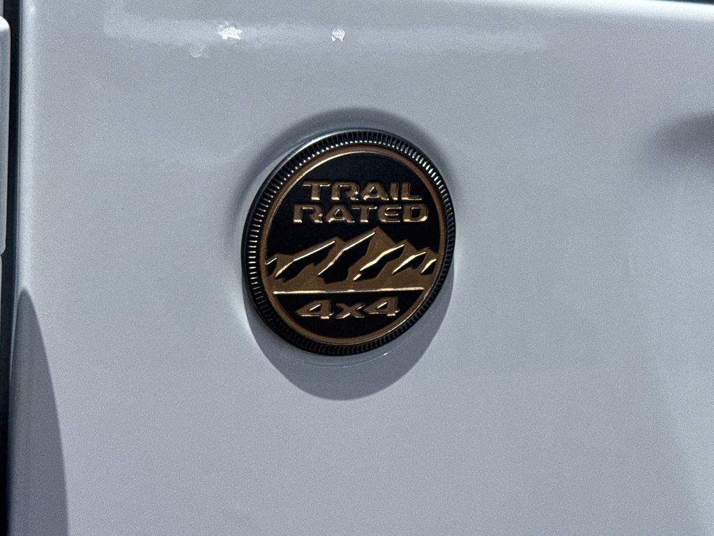 New 2026 Bright White Clear-Coat Exterior Paint Jeep 85th Anniversary Edition image 9