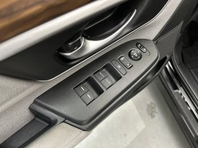 Used 2020  Honda EX image 18