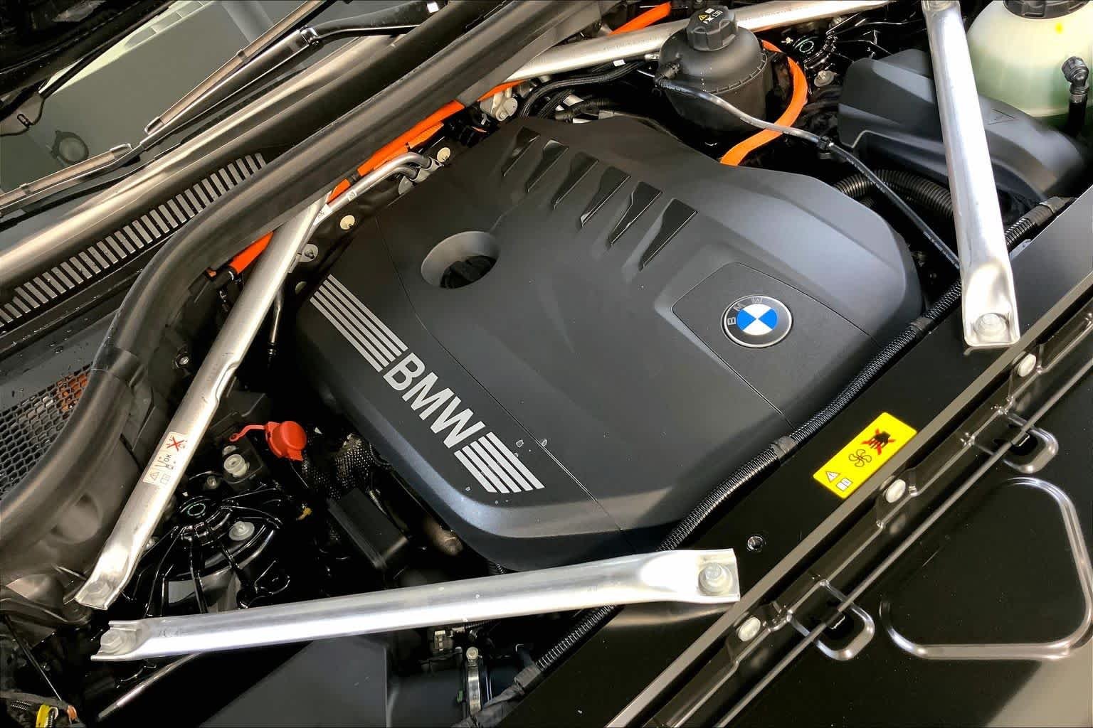 New 2026 Black Sapphire Metallic BMW xDrive50e image 17