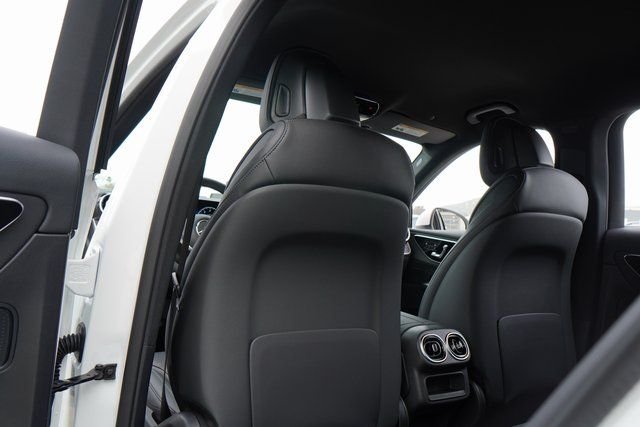 New 2026 Polar White Mercedes-Benz GLC 300 image 30