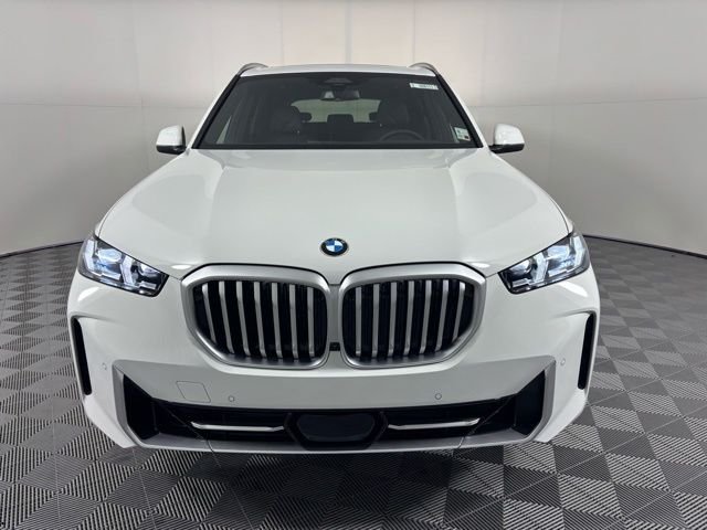 New 2026 White BMW xDrive40i image 2