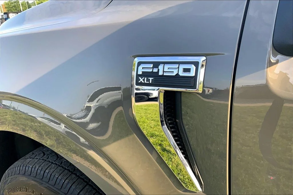 Used 2025 Gray Ford XLT image 4