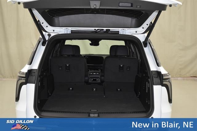 New 2026 Polar White Tricoat Chevrolet High Country image 13