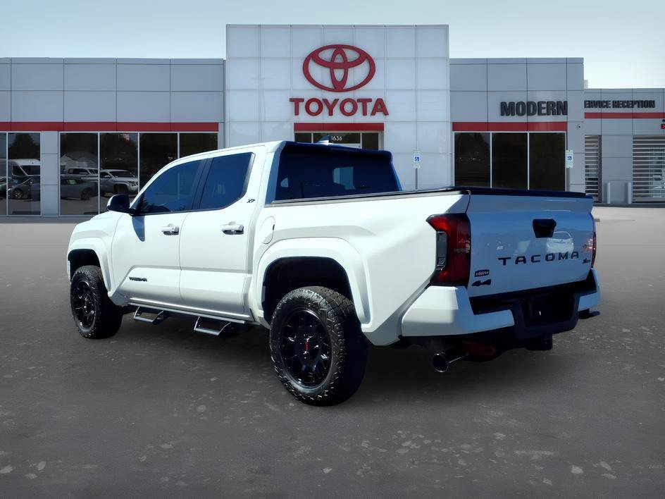 Used 2025 Ice Cap Toyota SR5 image 3