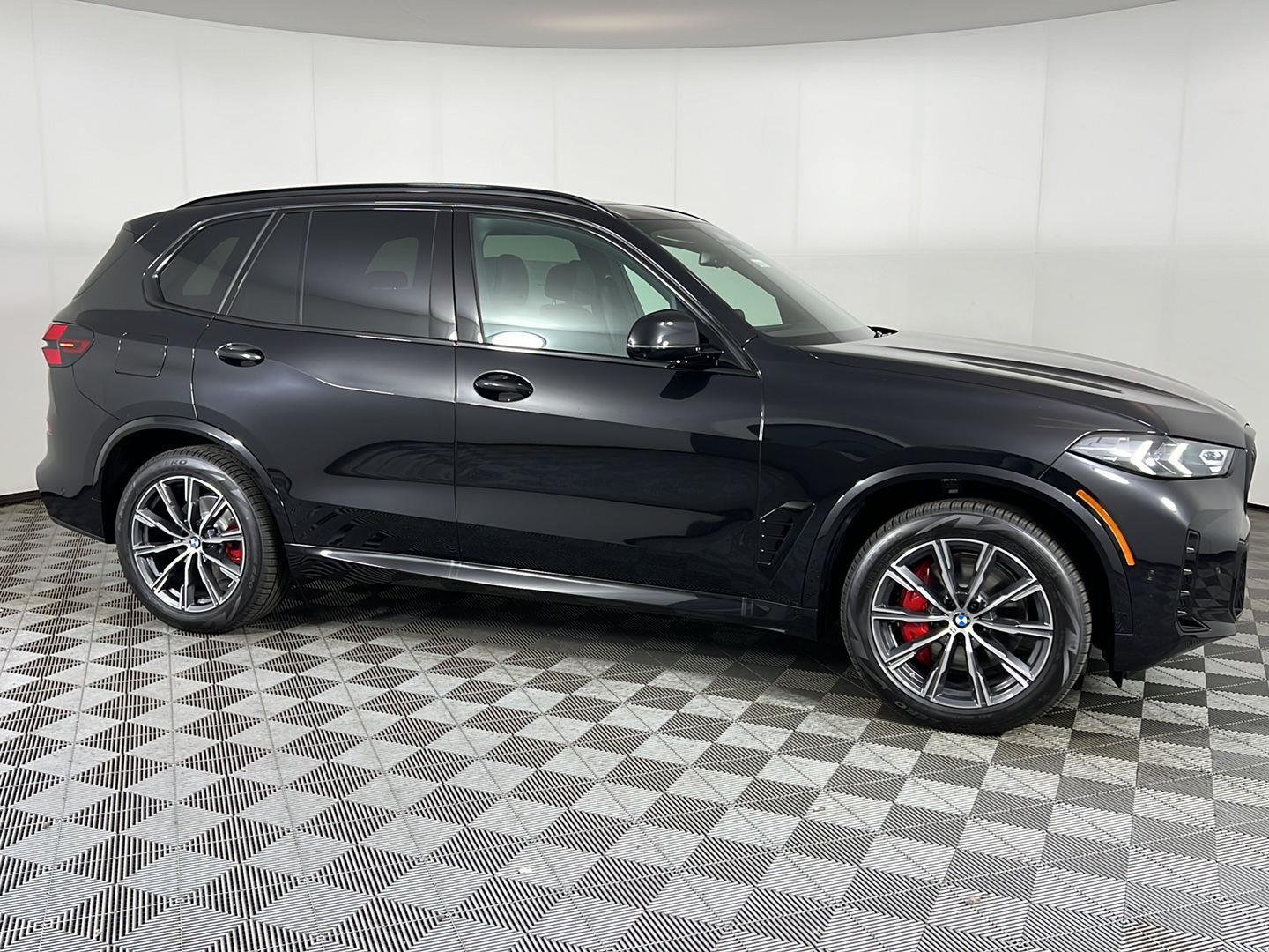 New 2026 Black Sapphire Metallic BMW xDrive40i image 15