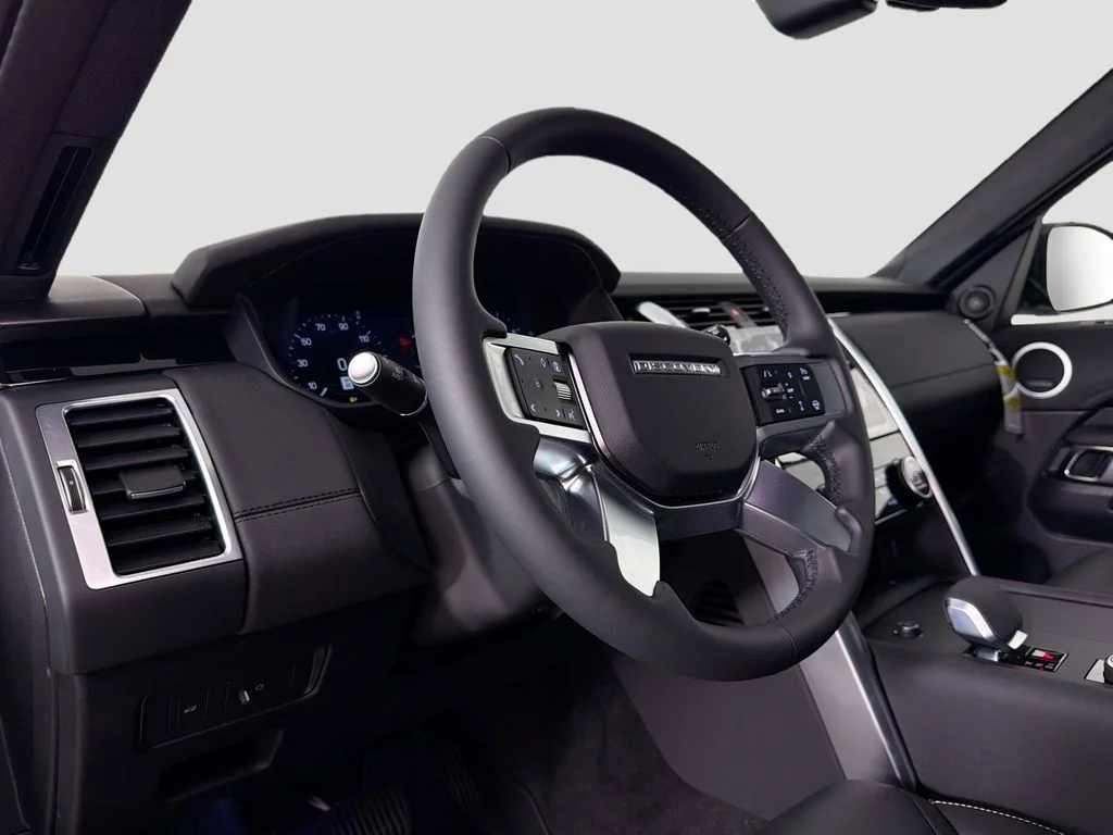 New 2026 Fuji White Land Rover S image 9