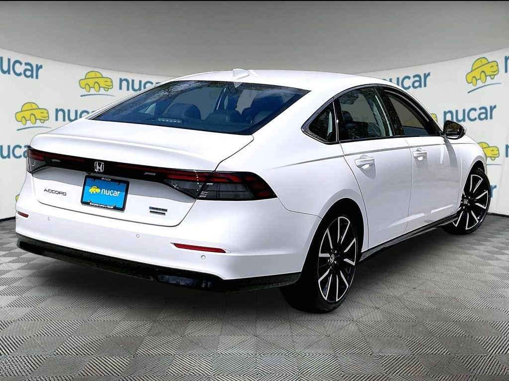 Used 2025 White Honda Touring image 6
