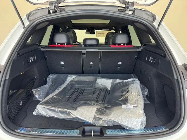 New 2027 White Mercedes-Benz GLC 300 image 8