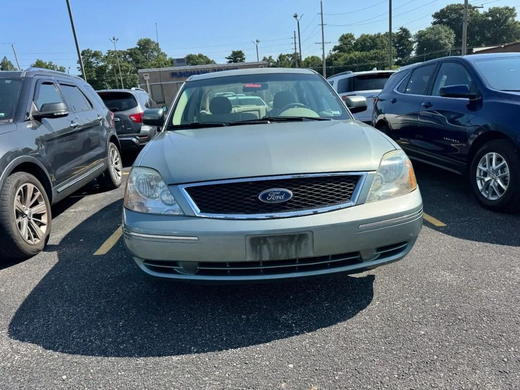 Used 2005 Titanium Green Metallic Ford SE image 3