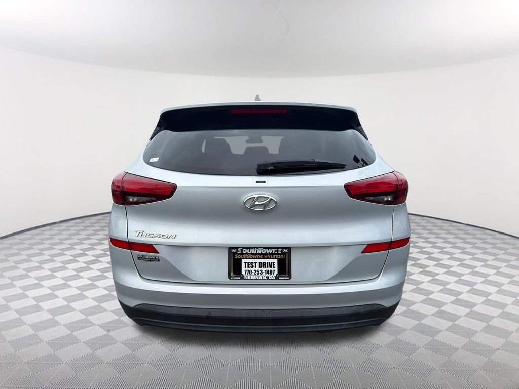 Used 2019 Silver Hyundai SE image 6