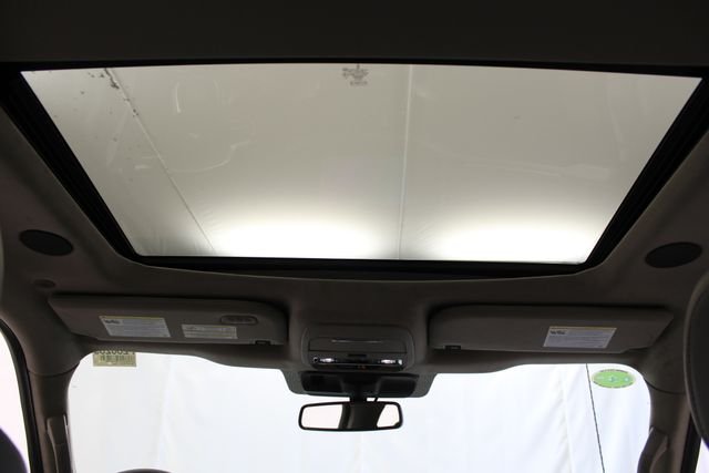 New 2026 Star White Metallic Tri-Coat Ford Platinum® image 28