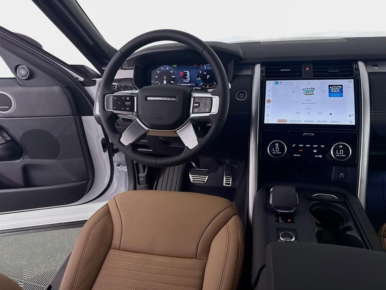 Used 2025 Fuji White Land Rover Dynamic SE image 25