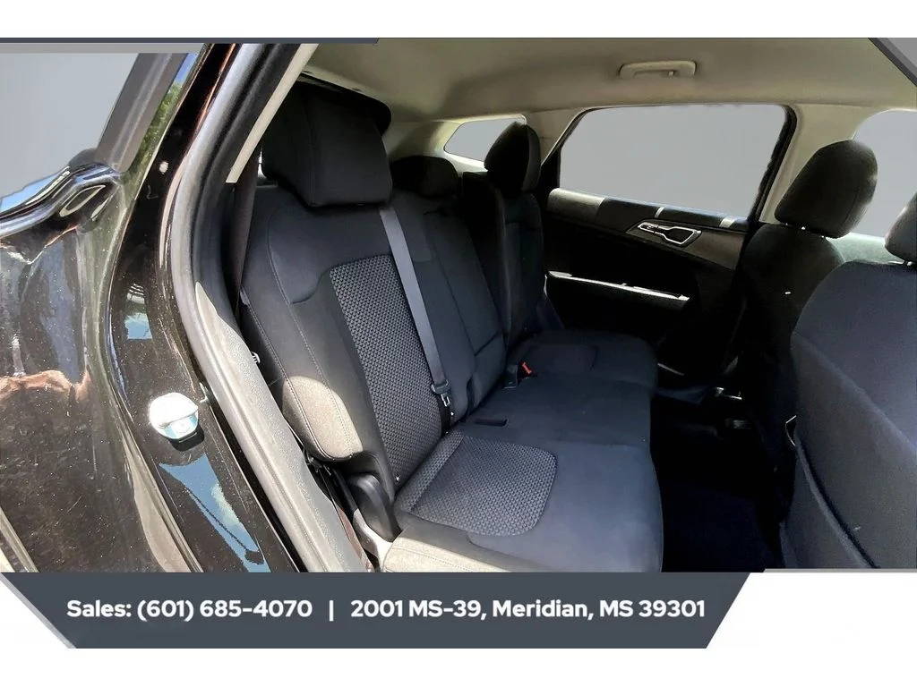 Used 2025 Fusion Black Kia LX image 20