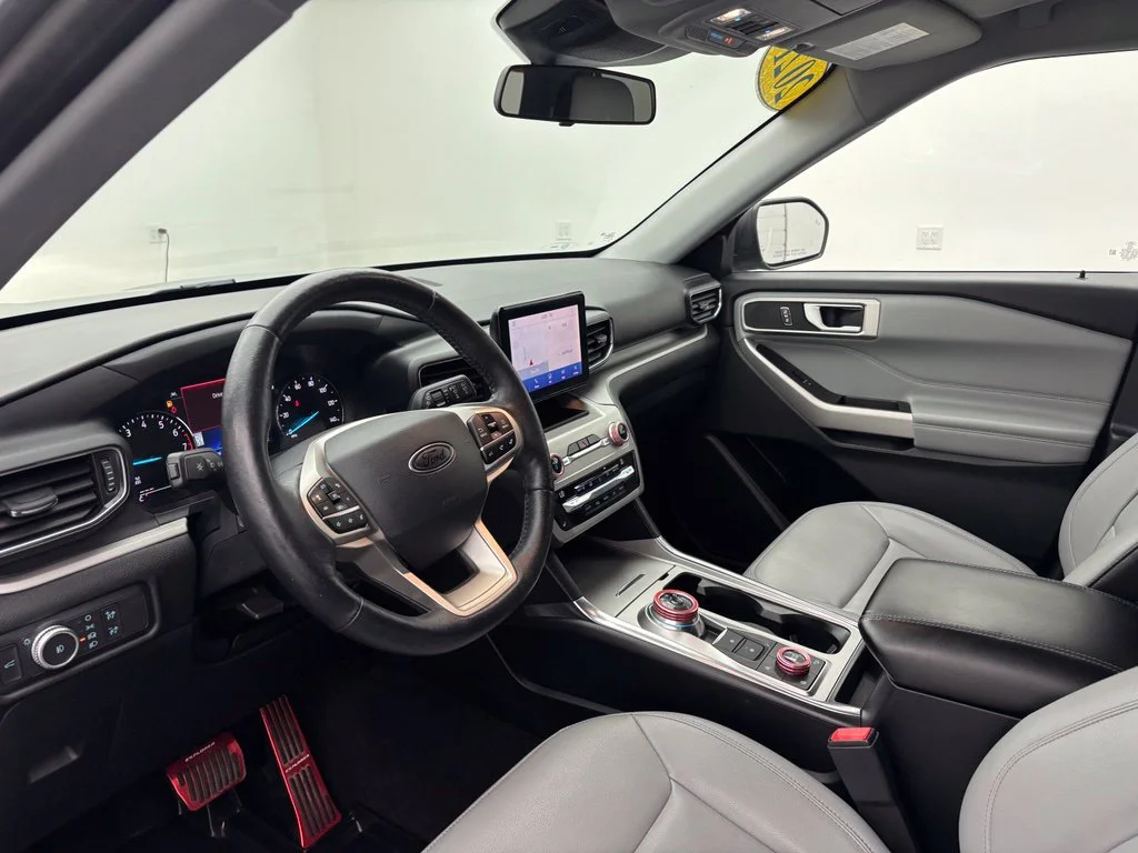Used 2021 Silver Ford XLT image 19