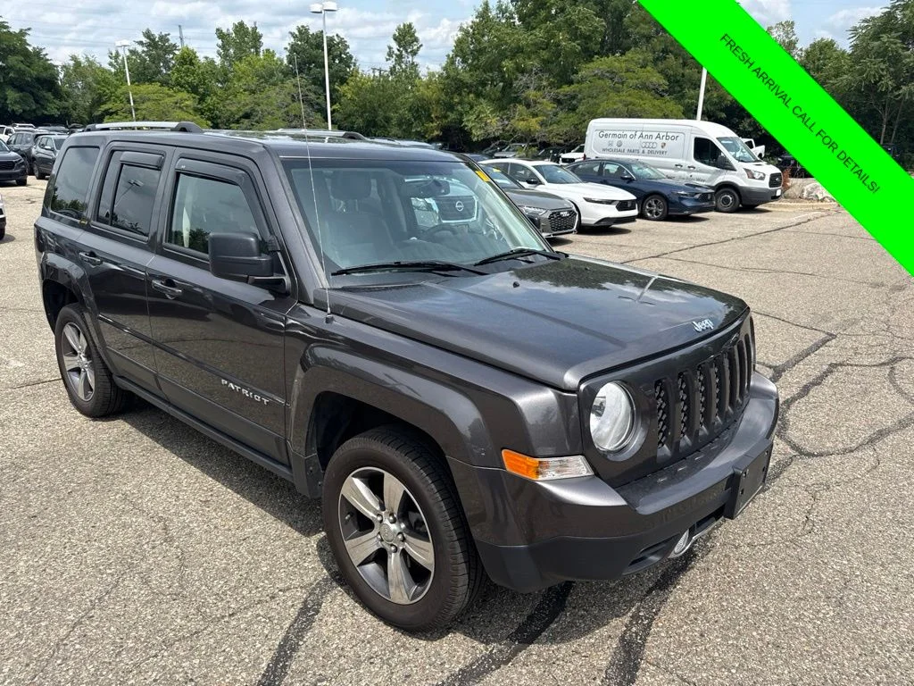Used 2016 Gray Jeep Latitude image 6