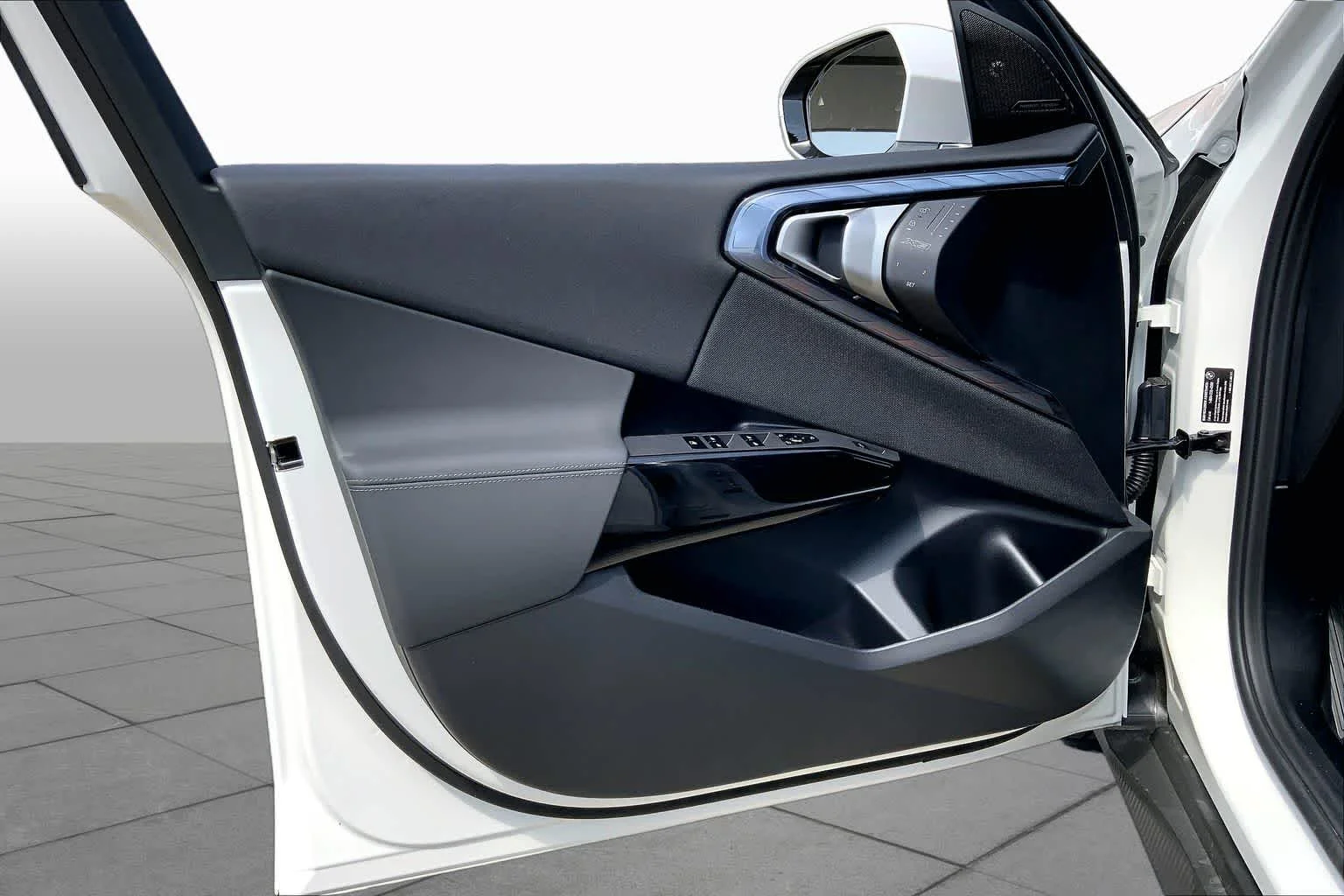 New 2026 Mineral White Metallic BMW 30 xDrive image 10
