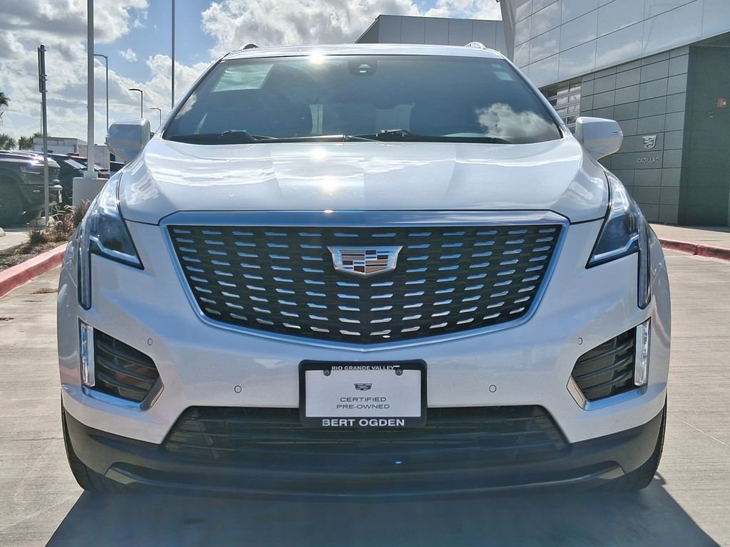 Used 2022 Crystal White Tricoat Cadillac Luxury image 2