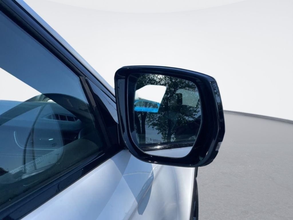 Used 2024 White Jeep Altitude image 14