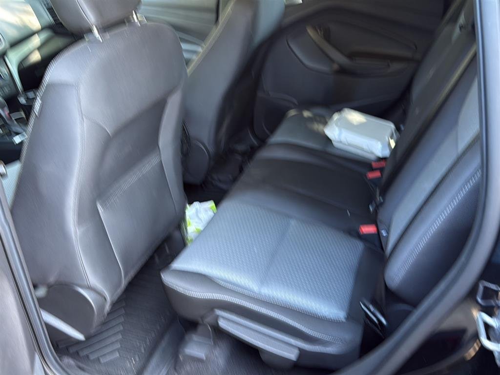 Used 2018 Shadow Black Ford SE image 4