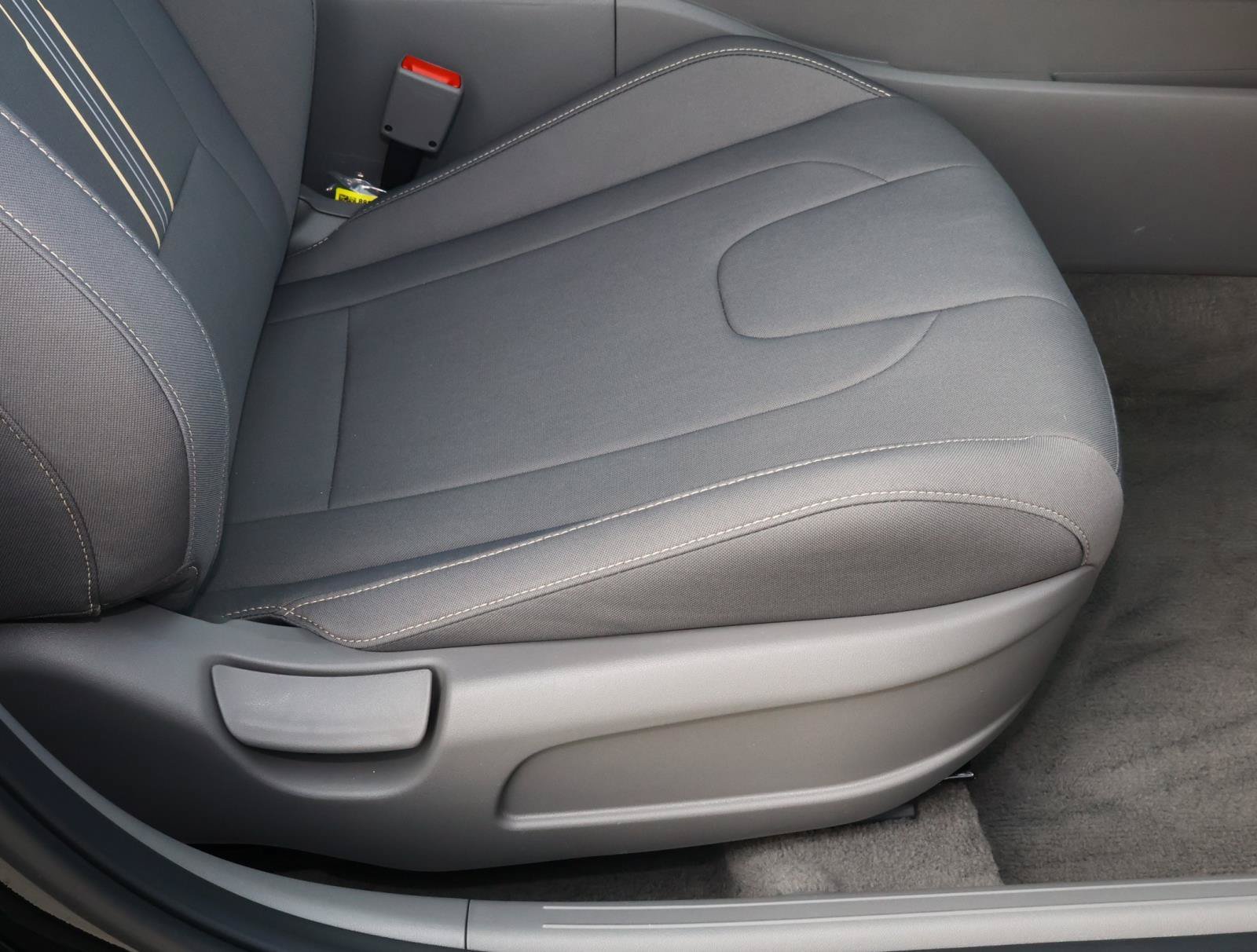 2026 Hyundai Elantra SEL Sport - Photo 17