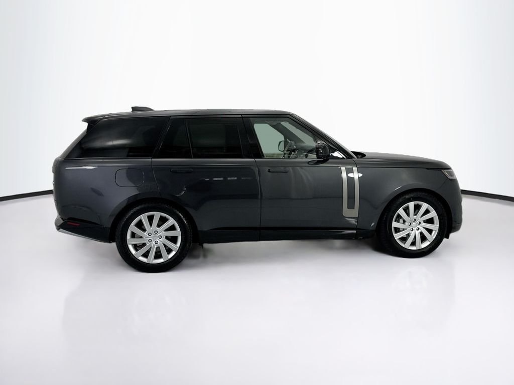 Used 2023 Carpathian Gray Premium Metallic Land Rover SE image 4