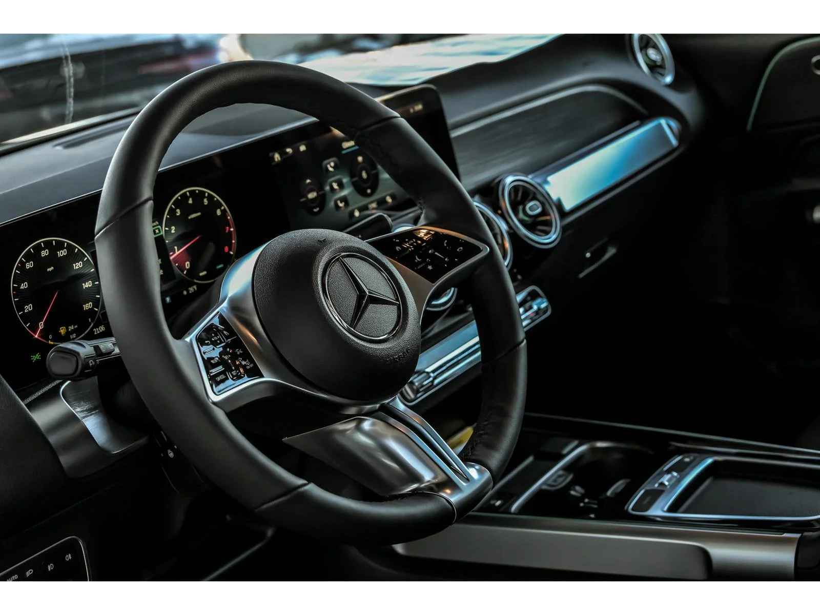 New 2026 Mountain Grey Metallic Mercedes-Benz GLB 250 image 36
