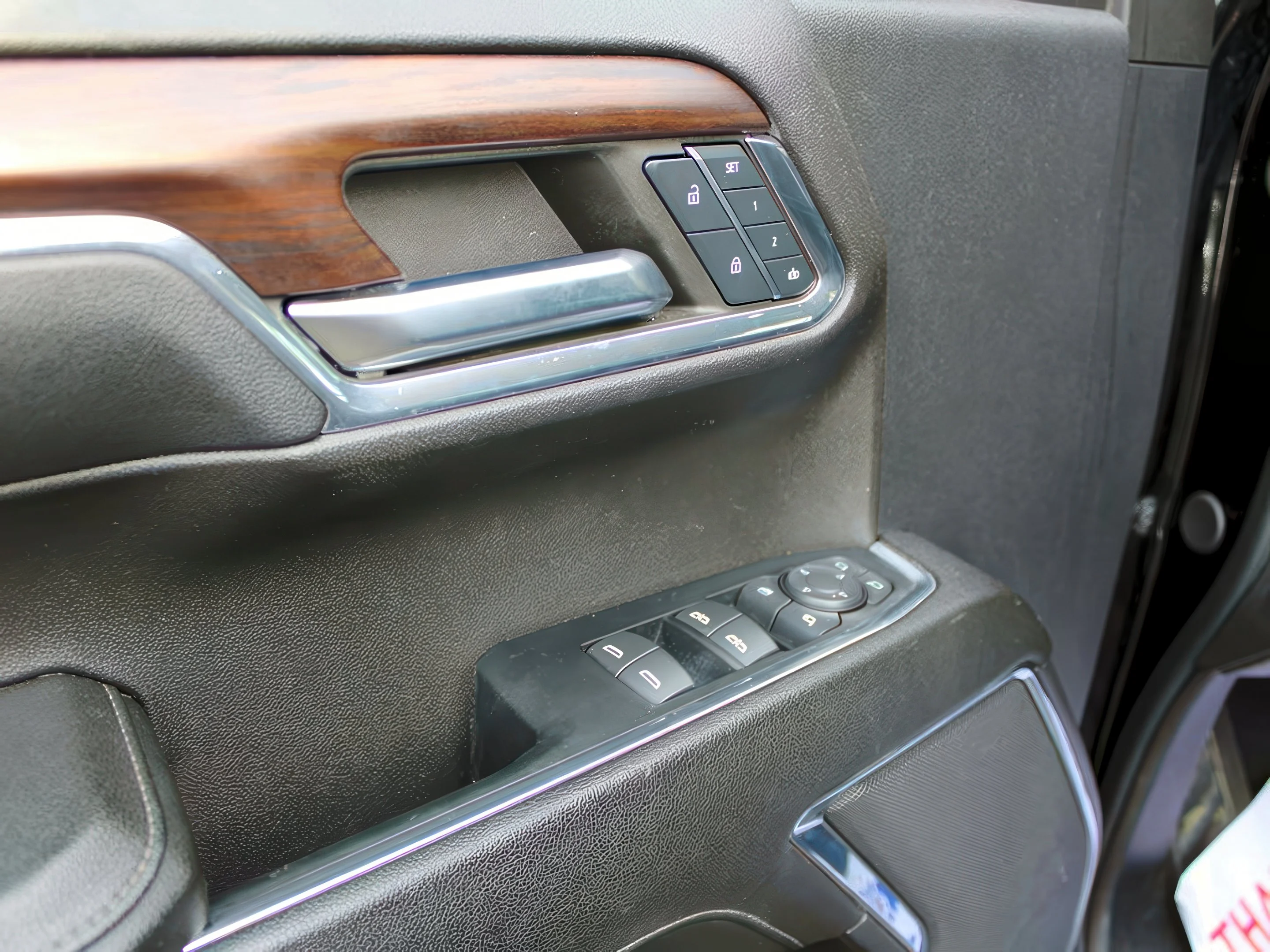 2024 GMC Sierra 1500 SLT - Photo 12