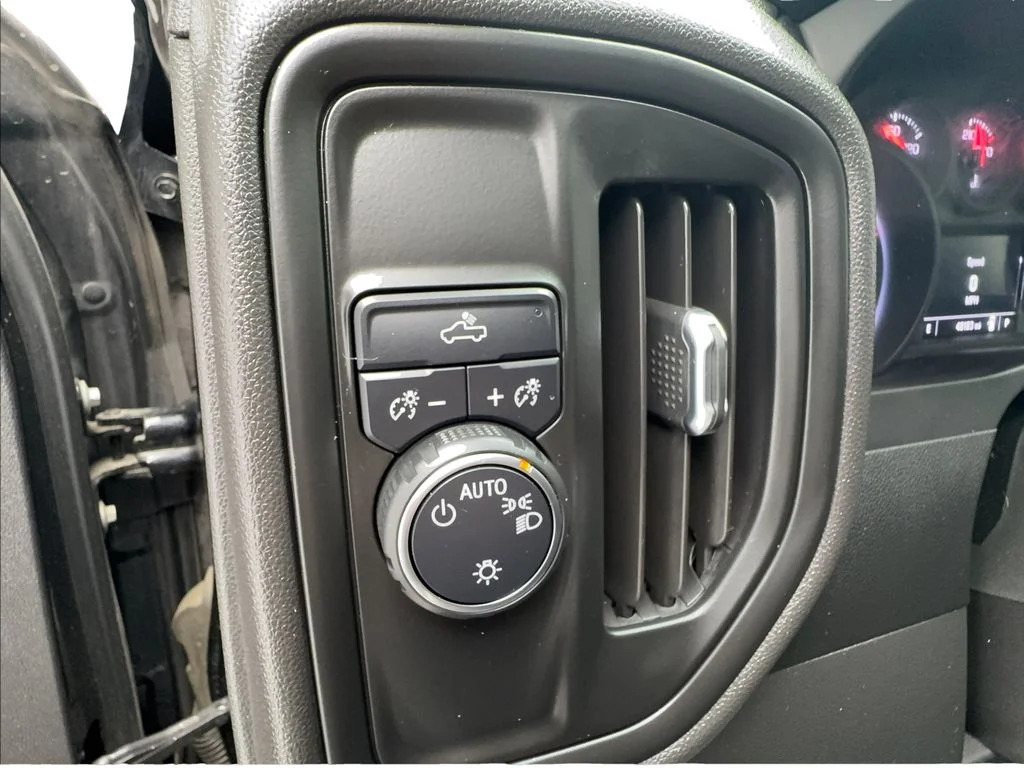 Used 2022 Black Chevrolet Custom image 38